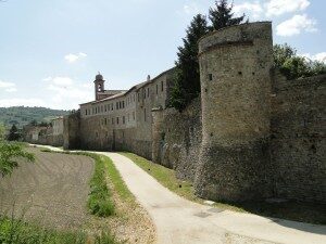 Bevagna le mura